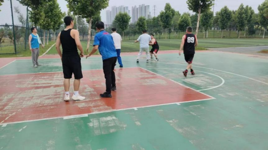 热血燃动赛场，青春闪耀奥威